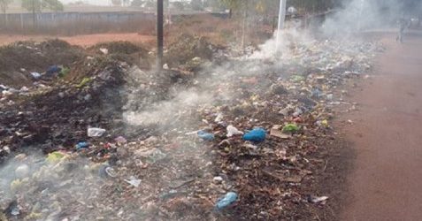 Incinération des ordures à Conakry : Une pratique qui intoxique les gens