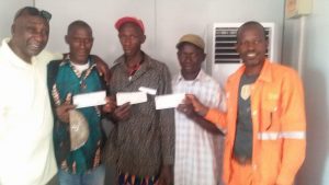 SMB/WINNING : Paie plus de 11 milliards GNF aux communautés  impactées des  Plateaux 5 et 6 d’AMR.