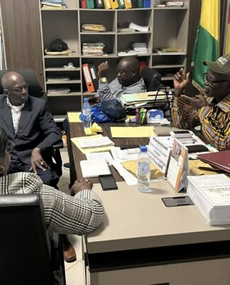 Réunion de concertation à Lambanyi : Vers une gestion concertée des déchets et une valorisation responsable des espaces déguerpis