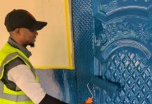 Kindia : le directeur préfectoral des mines contribue à la rénovation du lycée 28 Septembre