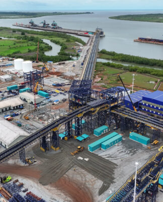 Communiqué de presse : SimFer commence la mise en service progressive d’infrastructures clés au port de Morebaya